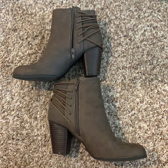 Brown booties - Picture 3 of 3